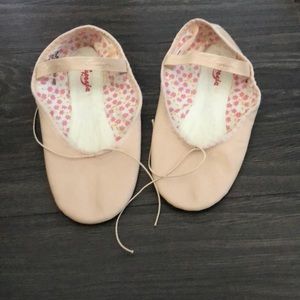 Ladies ballet dance shoes, 9.5